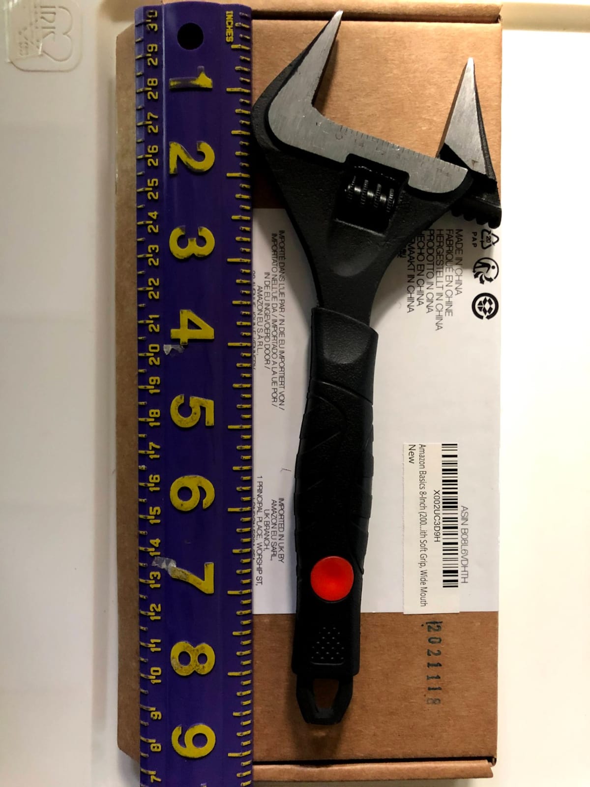 Amazon Basics 4-Piece Wide Jaw Adjustable Wrench Set with Soft Grip, Includes: 6-inch (150mm), 8-inch (200mm), 10-inch (250mm), 12-inch (300mm) customer photo 2