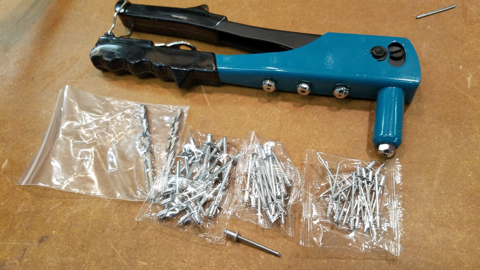 LIBRATON Heavy Duty Rivet Gun Kit, Pop Rivet Gun with Hand Riveter Tool customer photo 1