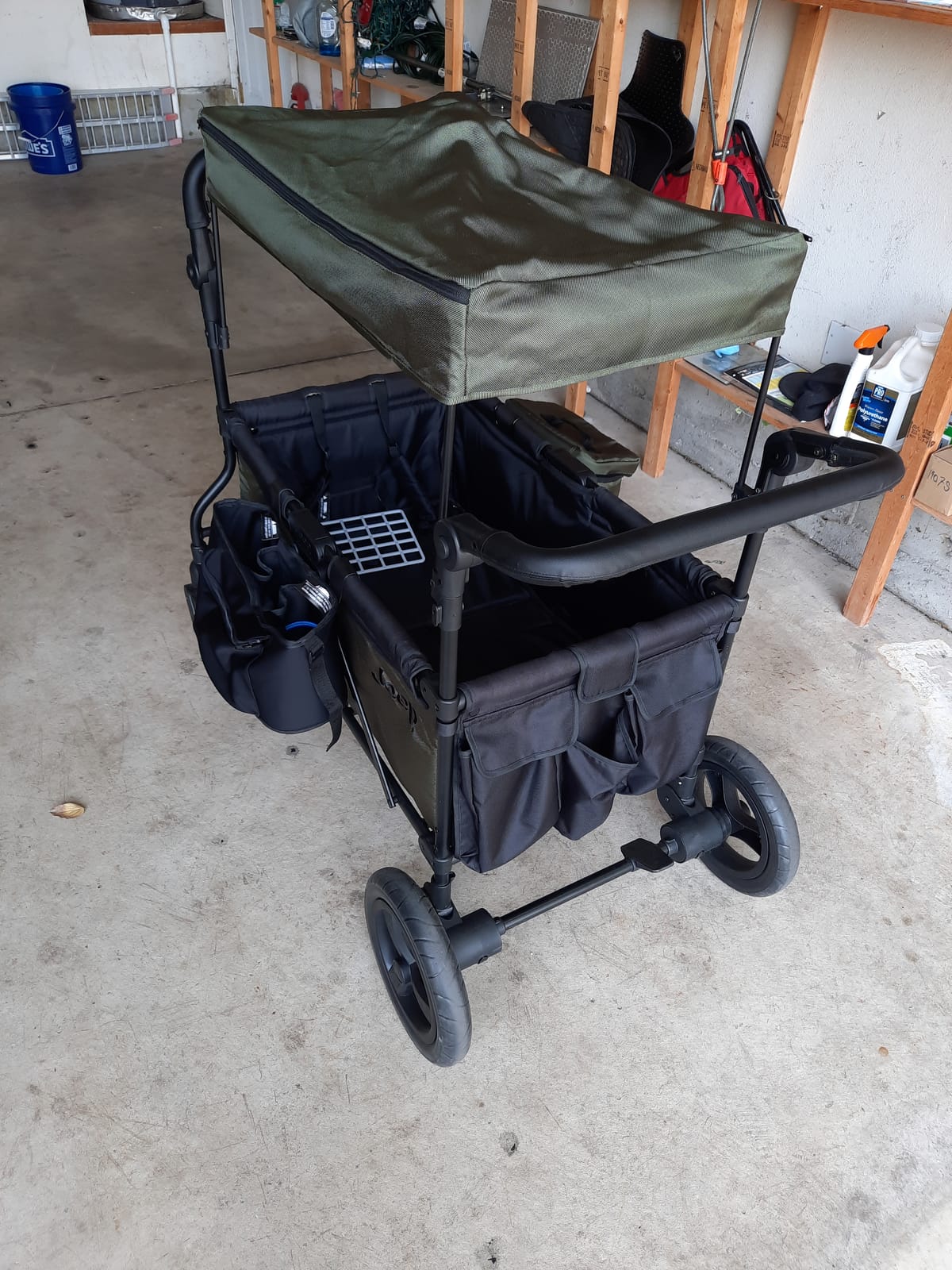 Jeep Deluxe Wrangler Stroller Wagon with Cooler Bag and Parent Organizer by Delta Children, Black/Green customer photo 2