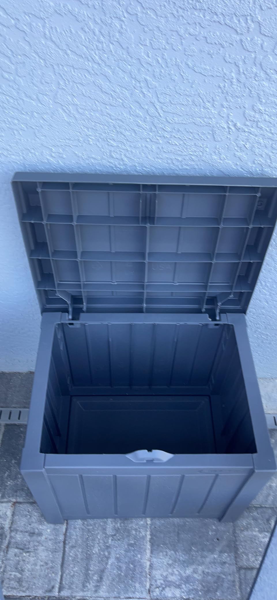 Suncast Small Deck Box Storage w/ Bench Seat for Indoor & Outdoor Use, 22 Gal., Cyberspace customer photo 2