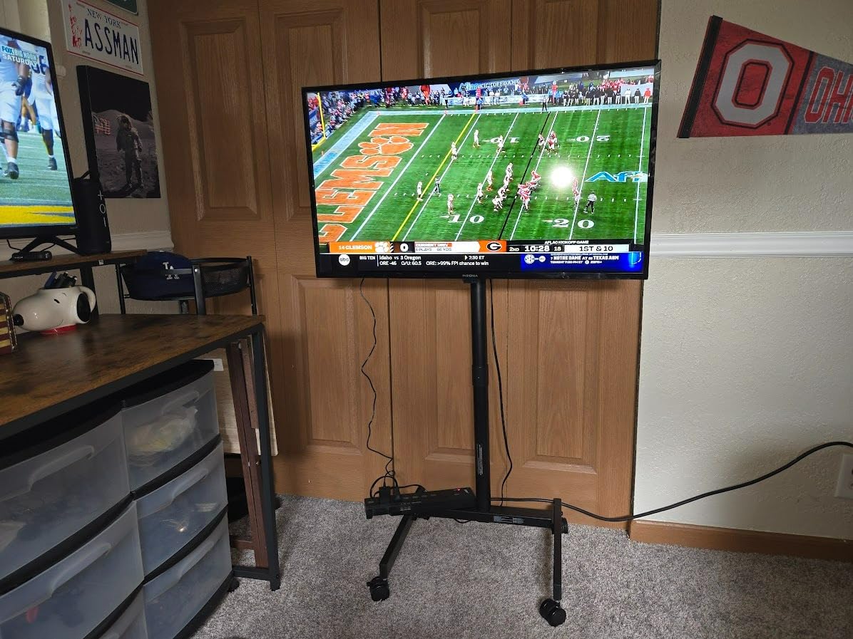 Perlegear Rolling TV Stand, Mobile TV Stand on Wheels for 13-50 inch TVs with Height Adjustment & 30° Tilt, Portable TV Cart with Wheels Holds 44lbs, Max VESA 200x200mm customer photo 1