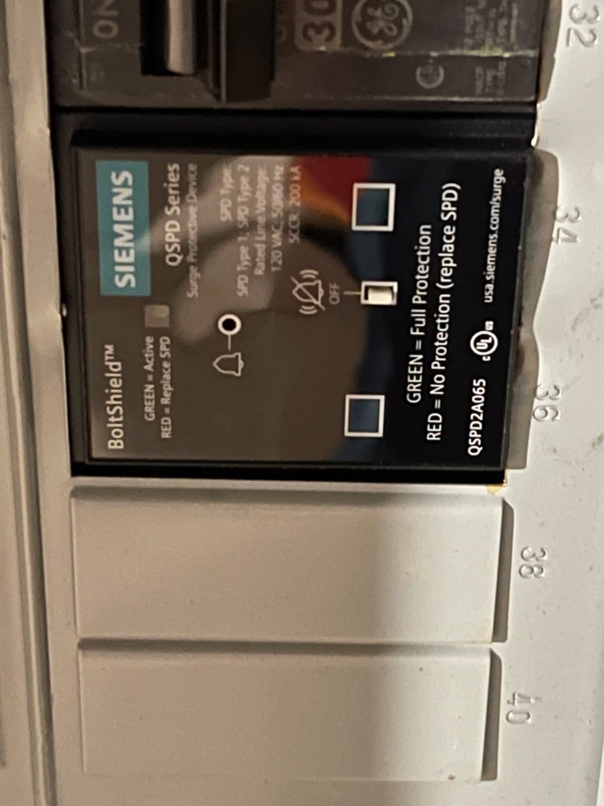 SIEMENS BOLTSHIELD Plug-in Surge Protection Device 2-Pole 65kA 120/240V customer photo 1