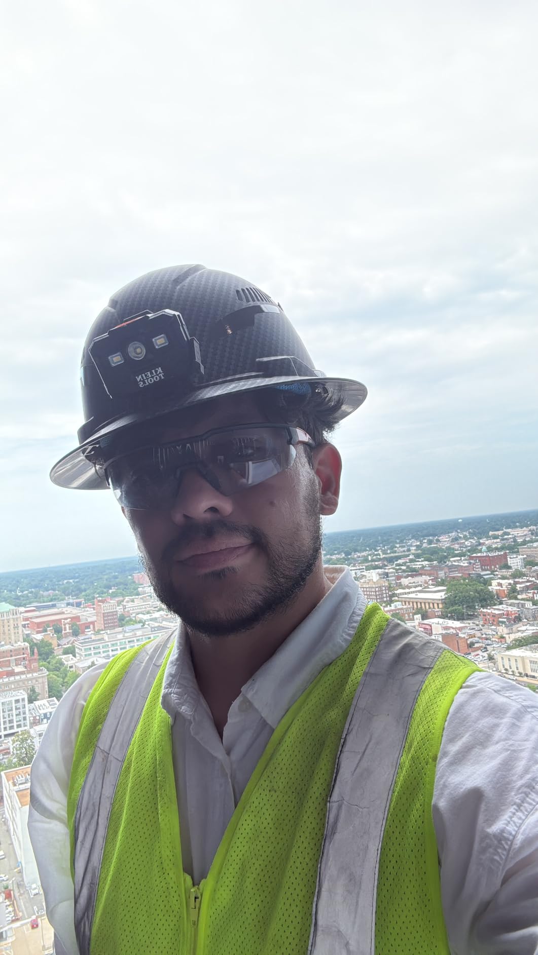 Klein Tools KARBN Full Brim Vented Hard hat, Class C, Premium Comfort and Jobsite Protection customer photo 1