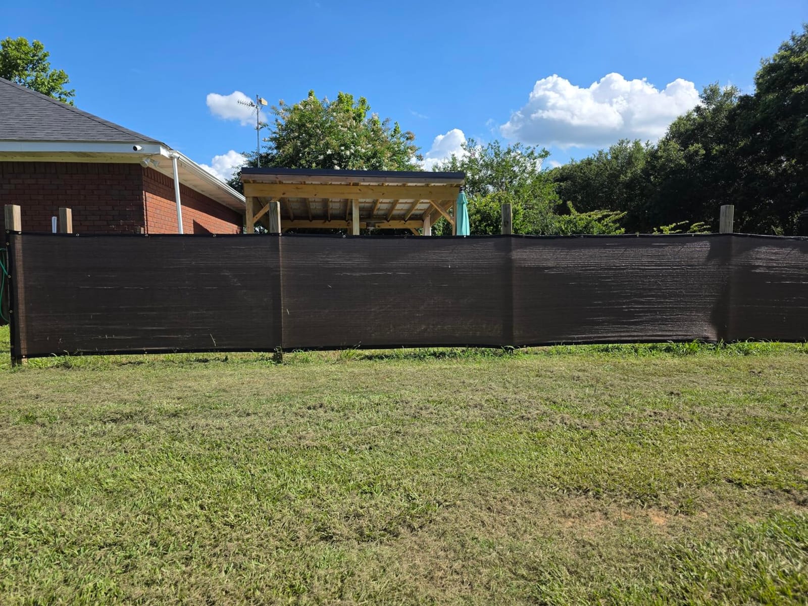 iCover 4x50ft Privacy Screen Fence, Outdoor Fencing Panels, Garden Windscreen Mesh Shade Sail Net Barrier, Include Reinforced Bindings and Brass Grommets Cable Zip Ties, Black customer photo 2