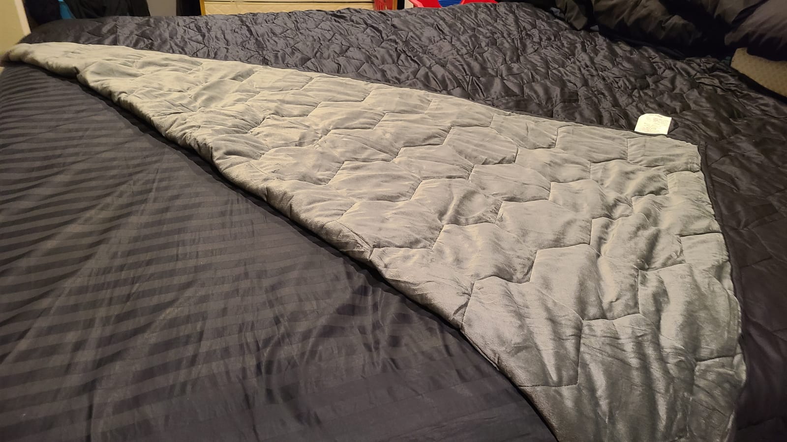 Layla 300 Thread Count Weighted Blanket with Fleece Top Layer, Even Weight Distribution, 100% Cotton Bottom Layer (25 pounds) customer photo 2