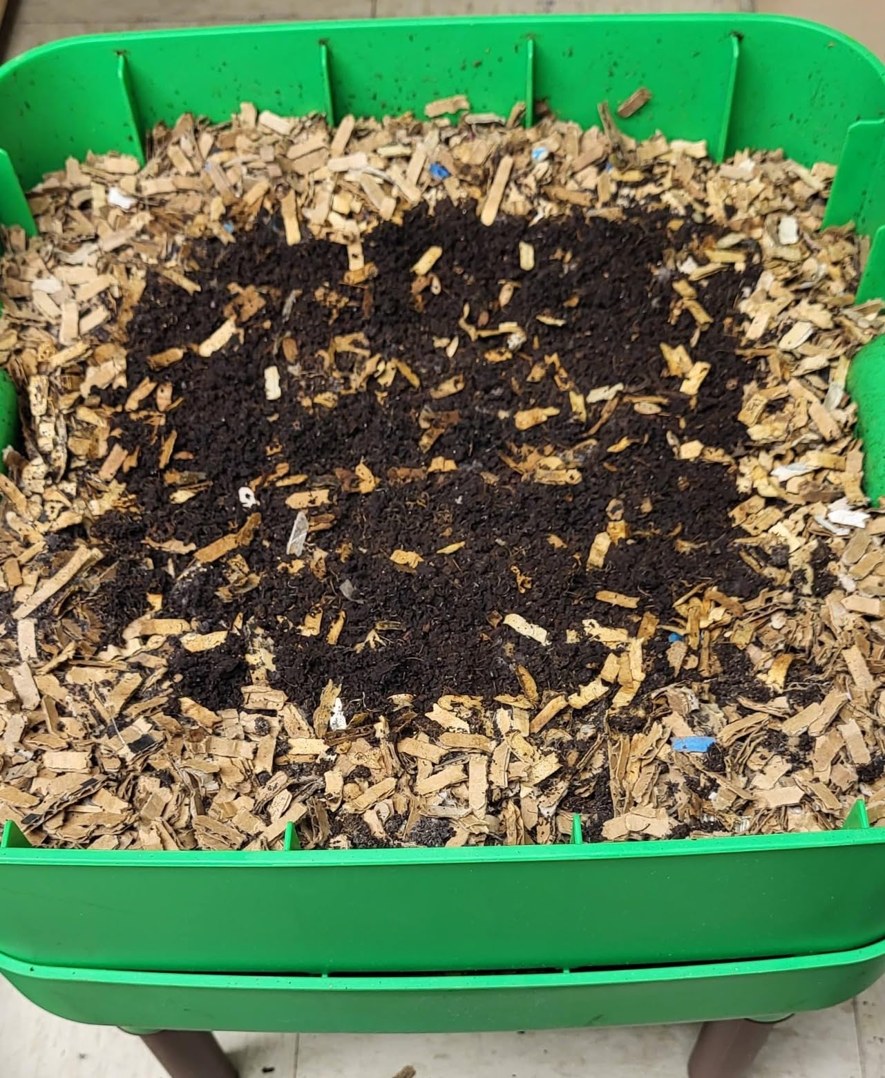 FCMP Outdoor - The Essential Living Composter, 2-Tray Worm Vermicomposter Bin (HF-LC4000v2-GRY) Grey customer photo 2