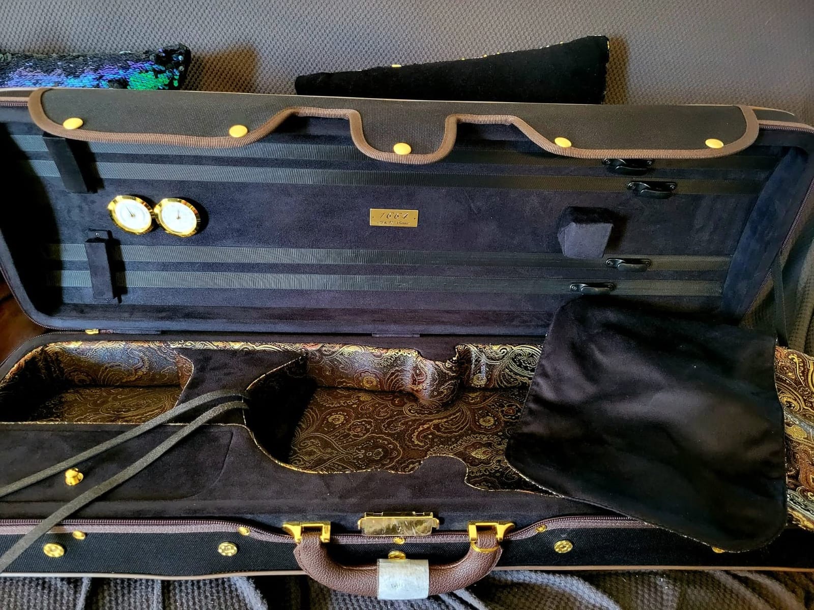 MI&VI NF-9001 Professional Hard-Shell Violin Case 4/4 (Full Size) Luxury Silk Interior | High-Density Foam | Sheet Pocket | Adjustable Straps | Hygrometer | Thermometer (Brown) customer photo 1