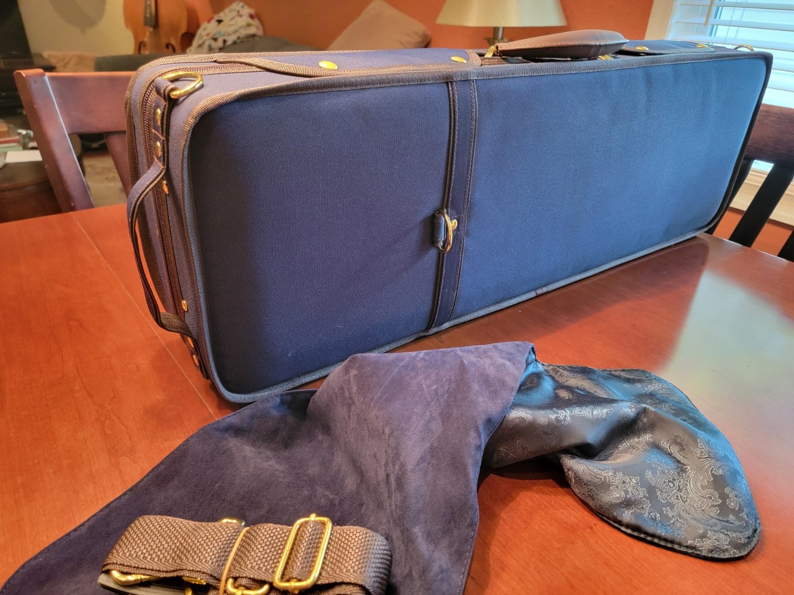 MI&VI NF-9001 Professional Hard-Shell Violin Case 4/4 (Full Size) Luxury Silk Interior | High-Density Foam | Sheet Pocket | Adjustable Straps | Hygrometer | Thermometer (Brown) customer photo 2