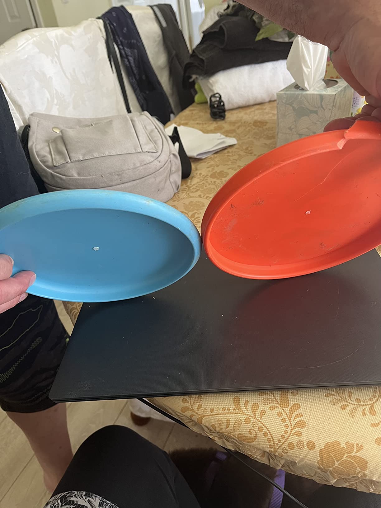 Disc Golf Set, Disc Golf Starter Set,Includes 1pc Bag with Water Bottle Pocket and Accessory Pocket, 2pcs Drivers, 2pcs Mid-Ranges, 2pcs Putters, 1pc Mini Disc Marker and 1pc Towel customer photo 2