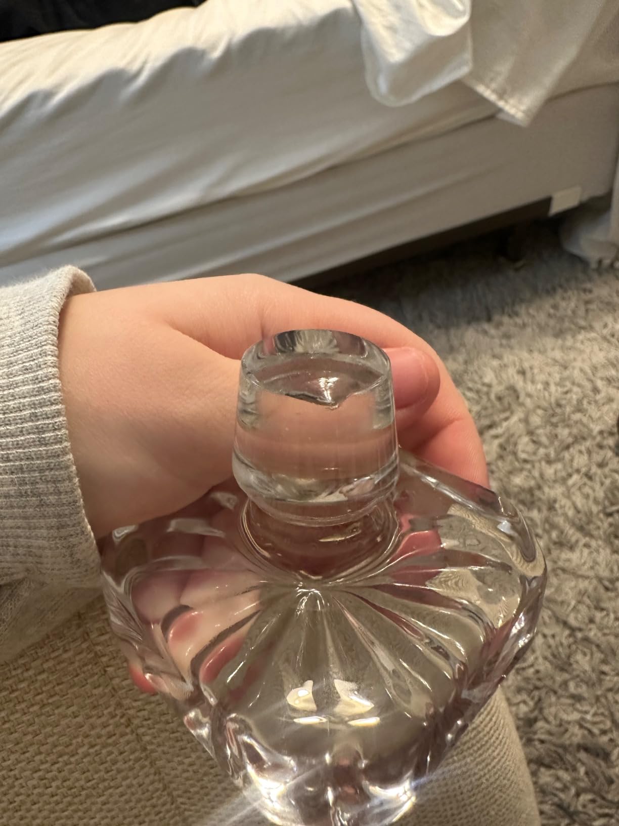 LIGHTEN LIFE Whiskey Decanter 29oz, Crystal Whiskey Decanter with Stopper, Non-Lead, 828ml, Clear, Durable, Dishwasher Safe, Classic European Design, Gift Box Included, Bourbon, Liquor Whisky customer photo 2
