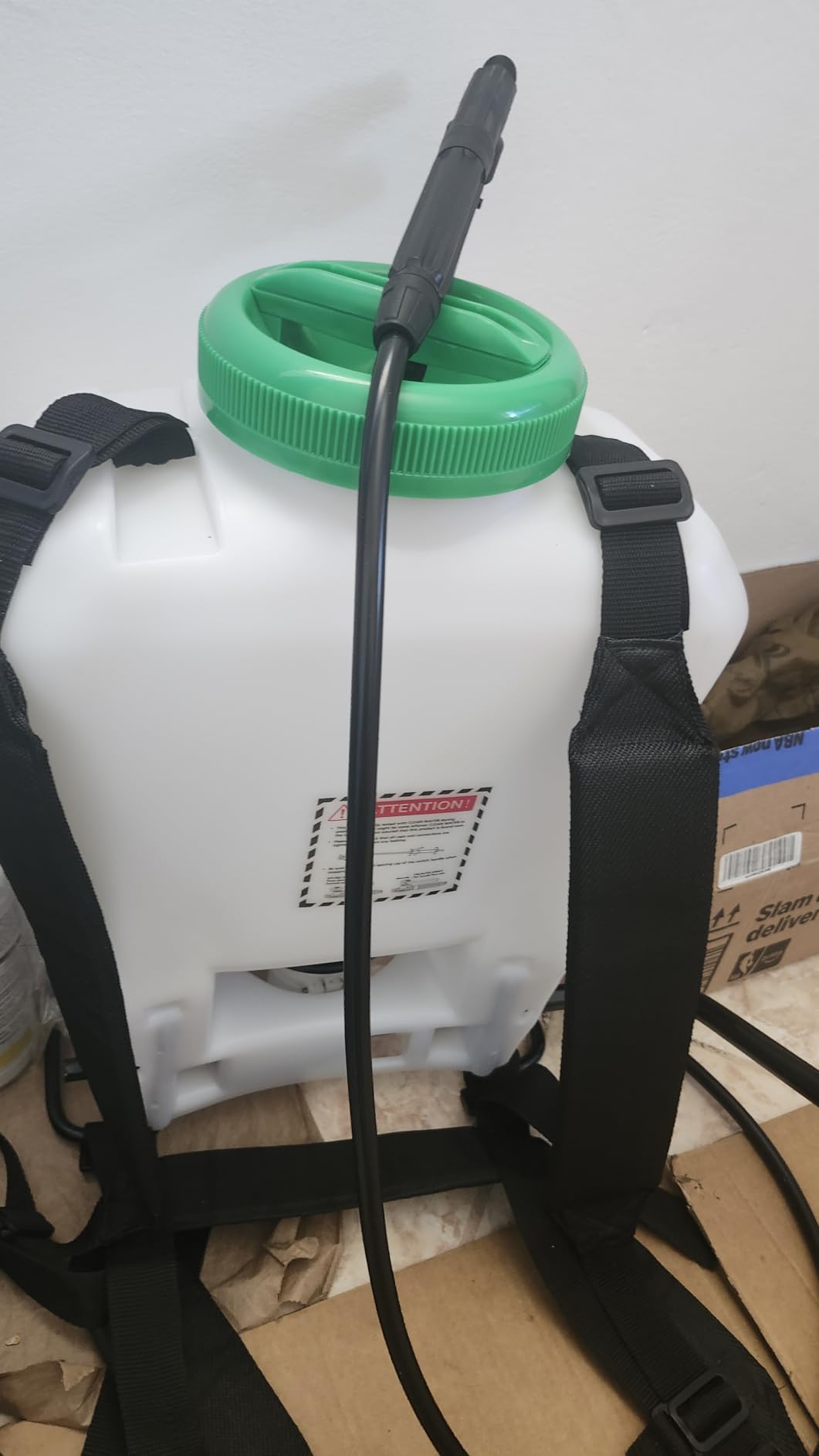 REALWORK 4-Gallon Backpack Sprayer with Padded Shoulder Strap for Pests & Weeds, Watering Garden, and Spraying Plants customer photo 1