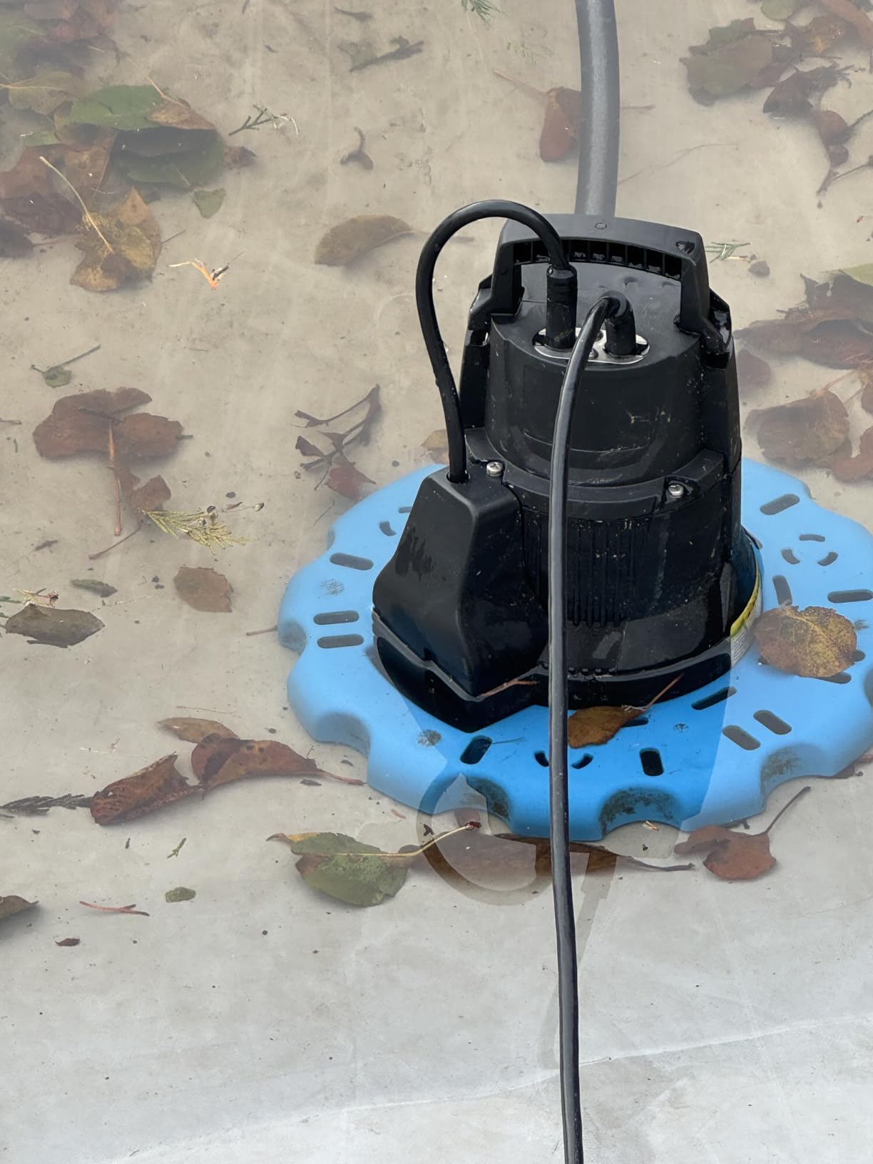 Acquaer Submersible Water Pump 1/6 HP Sump Pump Thermoplastic Utility Pump Small Electric Water Pump 1750GPH Water Remove for Basement Hot Tubs Garden Pool Cover Draining with 10 ft Cord customer photo 1