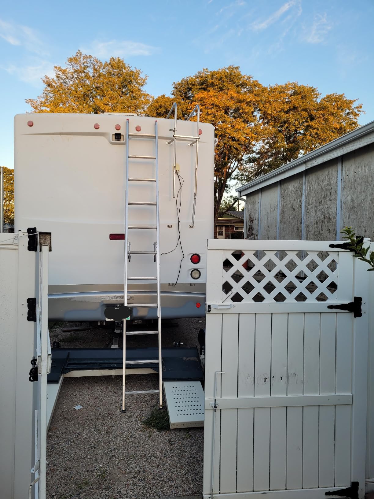 ECOTRIC RV Exterior Ladder for Travel Trailers Universal RV Motorhome customer photo 1