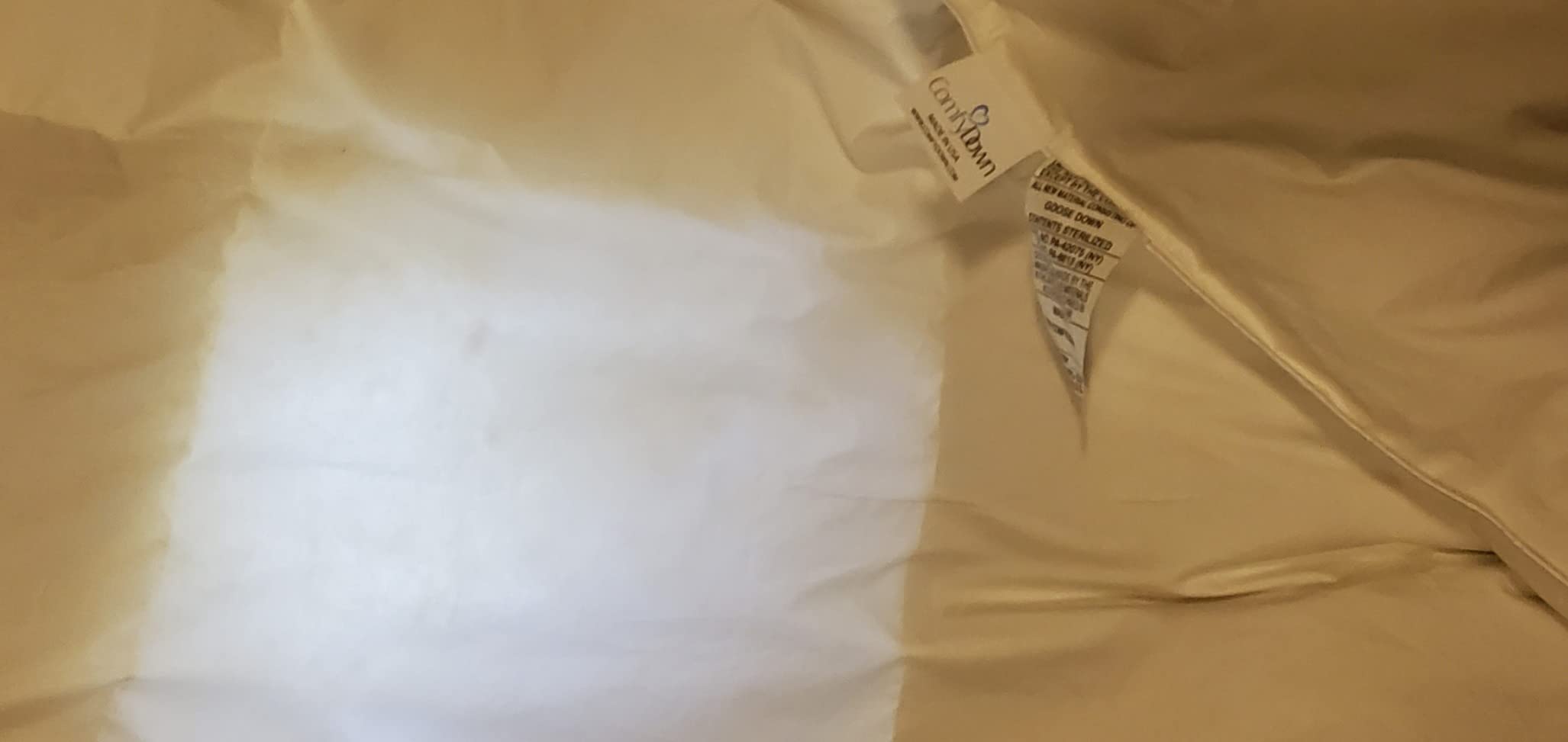 ComfyDown Goose Down White Comforter - Made in USA - 100% Egyptian Cotton 400 Thread Count Cover, 650+ Fill Power, Light Weight, All Season Washable Duvet Insert with Corner tabs - Queen customer photo 1