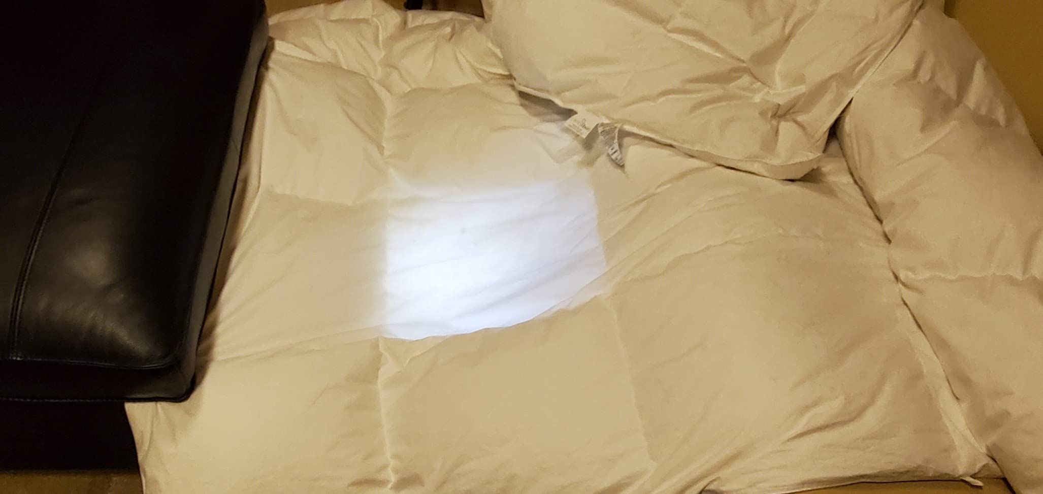 ComfyDown Goose Down White Comforter - Made in USA - 100% Egyptian Cotton 400 Thread Count Cover, 650+ Fill Power, Light Weight, All Season Washable Duvet Insert with Corner tabs - Queen customer photo 2