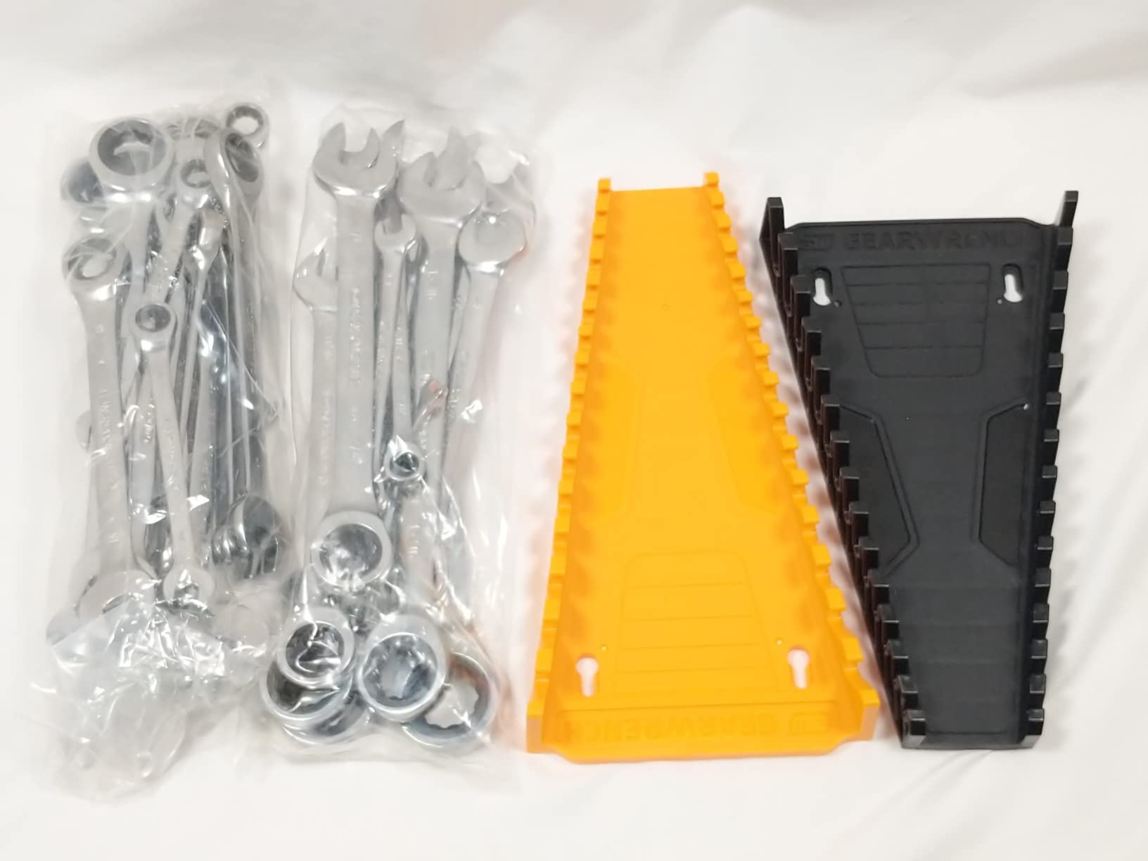 GEARWRENCH 30 Piece 12 Pt SAE/mm Ratcheting Combination Wrench Set | 86702 customer photo 1