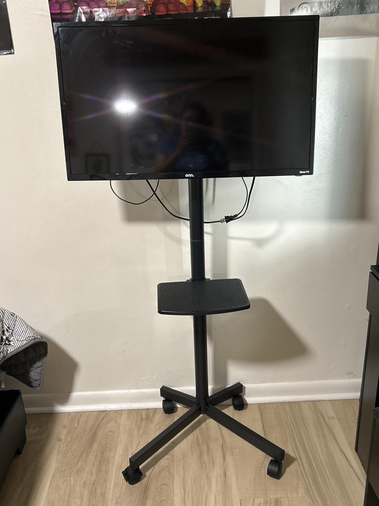 Rfiver Mobile TV Stand for 23-65 Inch Flat/Curved TVs up to 88 lbs Black | Rolling TV Stand with Adjustable Shelf & Tilt, Portable Floor Stand on Wheels for Bedroom, Living Room, Max VESA 400x400mm customer photo 2