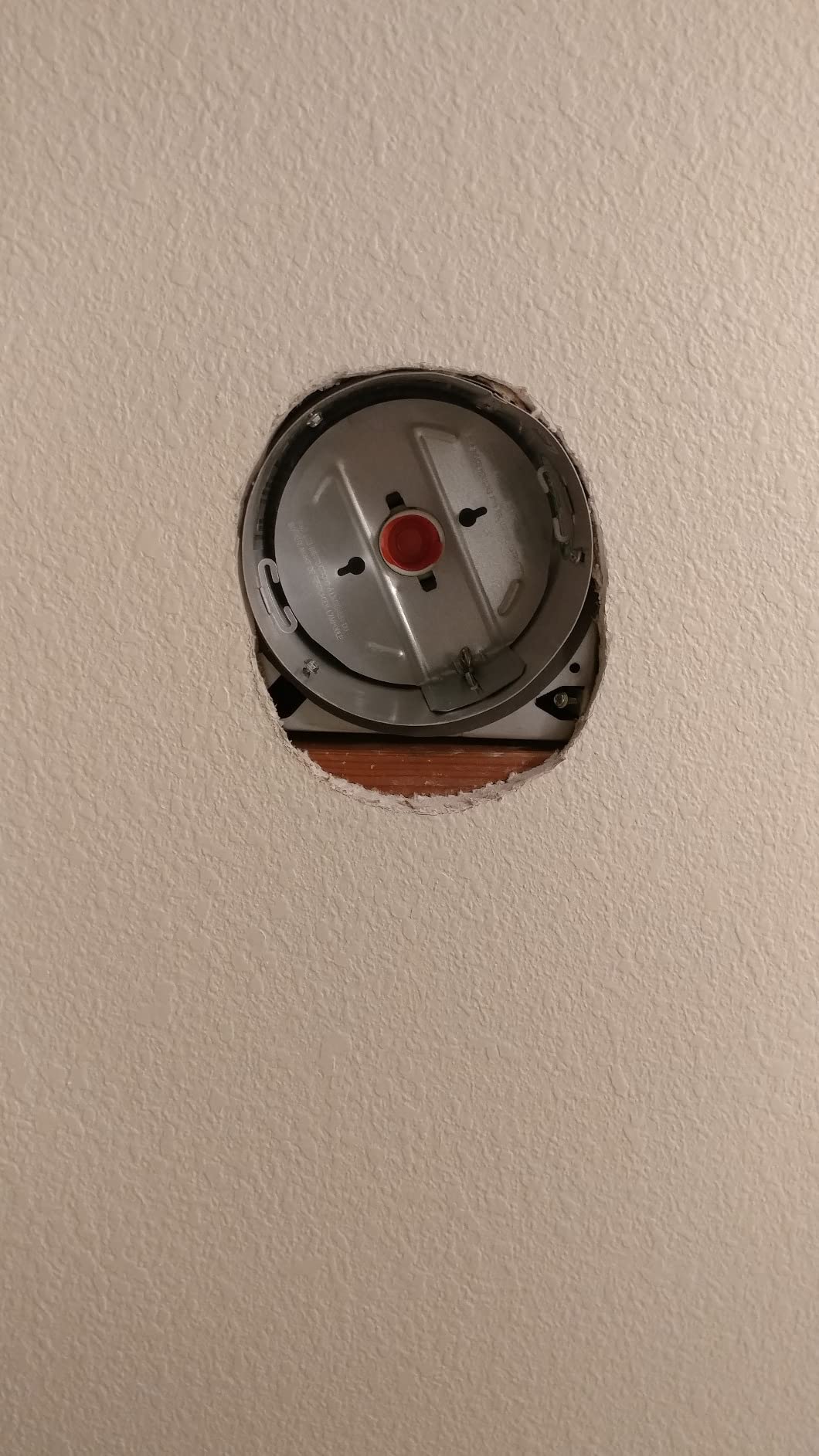 Zircon MultiScanner A250c Stud Finder for Wood & Metal, Enhanced Display | Enhanced scanning helps locate studs, metal and live AC wiring before drilling, hanging and mounting, up to 1.5 in. deep customer photo 2
