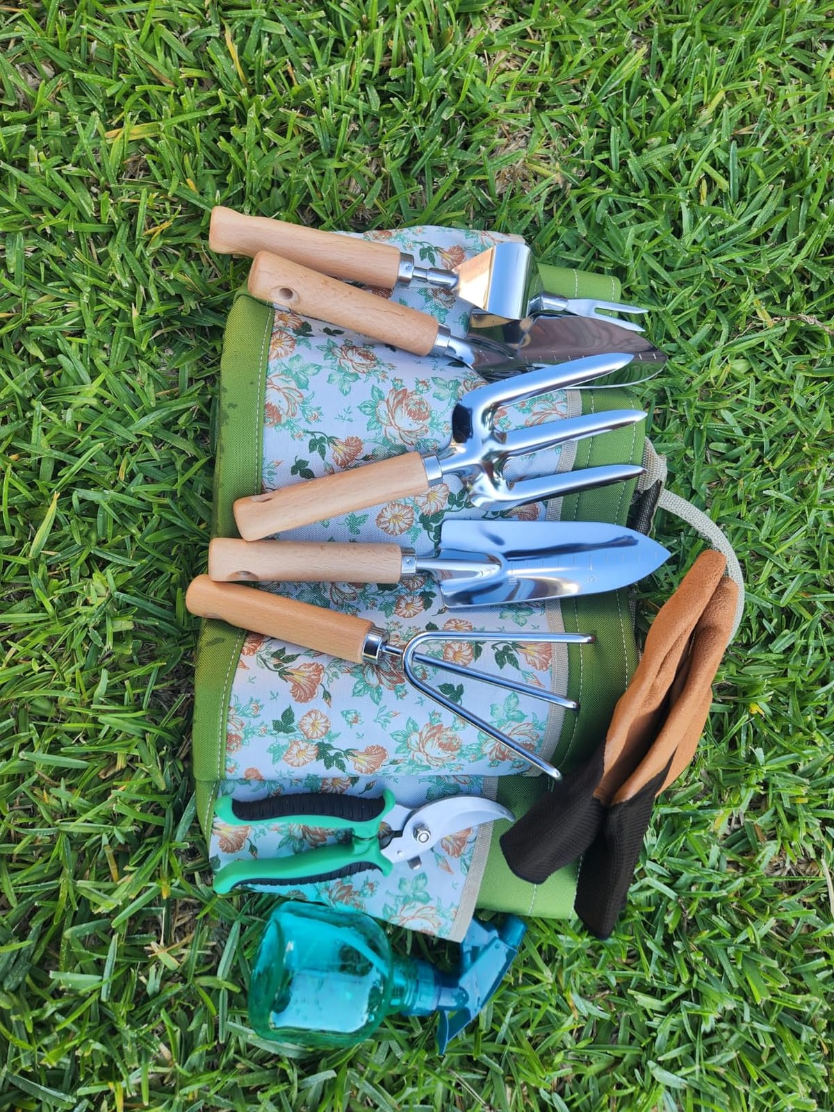 Grenebo Heavy Duty Gardening Tools with Handbag, Gardening Gifts for Women | Rust-Resistant Steel Garden Tool Sets for Women, Men, Durable, Ergonomic Wooden Handle, Idea for Planting Work customer photo 1