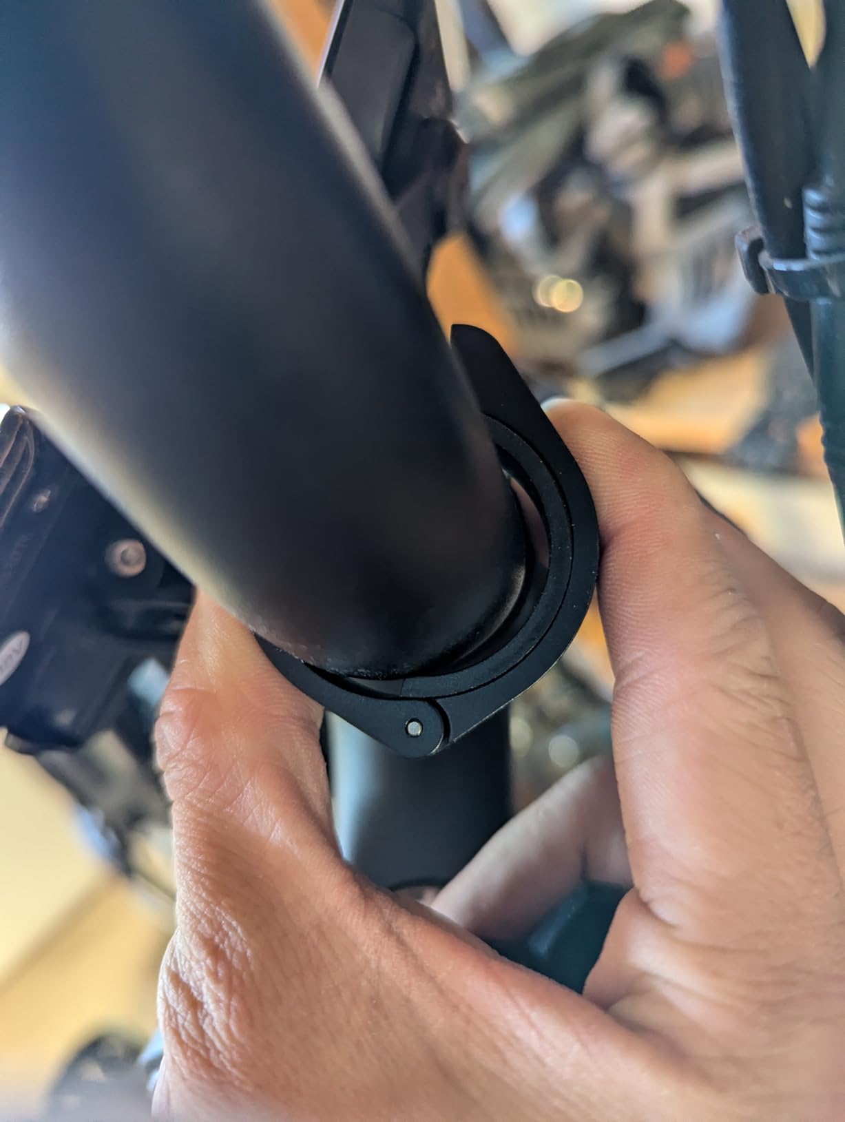 Peak Design Mobile Out Front Bike Mount, Black, SlimLink Technology, Machined Aluminum Construction, Adjustable Cycling Phone Mount, Fits Most Handlebar Sizes, Bike Phone Holder customer photo 1