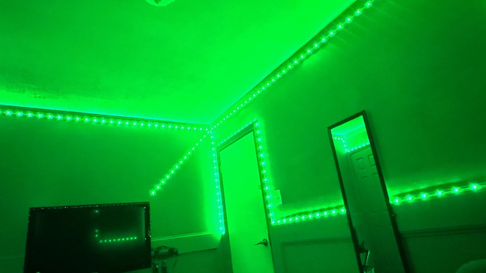 hyrion Smart LED Strip Lights 100ft WiFi, RGB Color Changing Lights Work with Alexa and Google Assistant, 16 Million Colors with App Control and Voice Control Led Lights for Bedroom, Room Decor customer photo 2