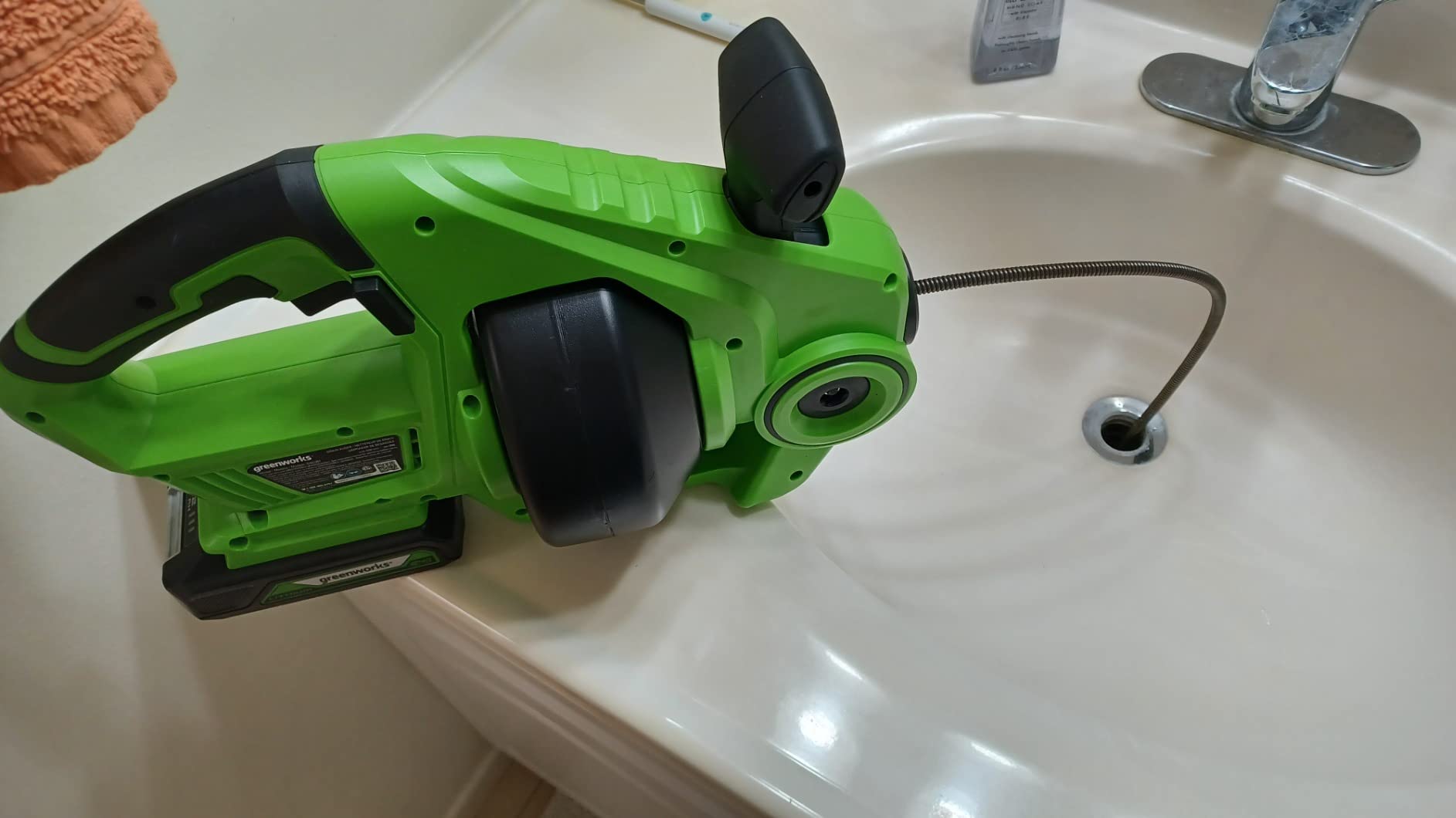 Greenworks 24V Cordless Plumbing Drain Auger / Snake (23-FT / 560 RPM) For Unclogging Sinks, Shower Drains, Toilets, and More! (3/4