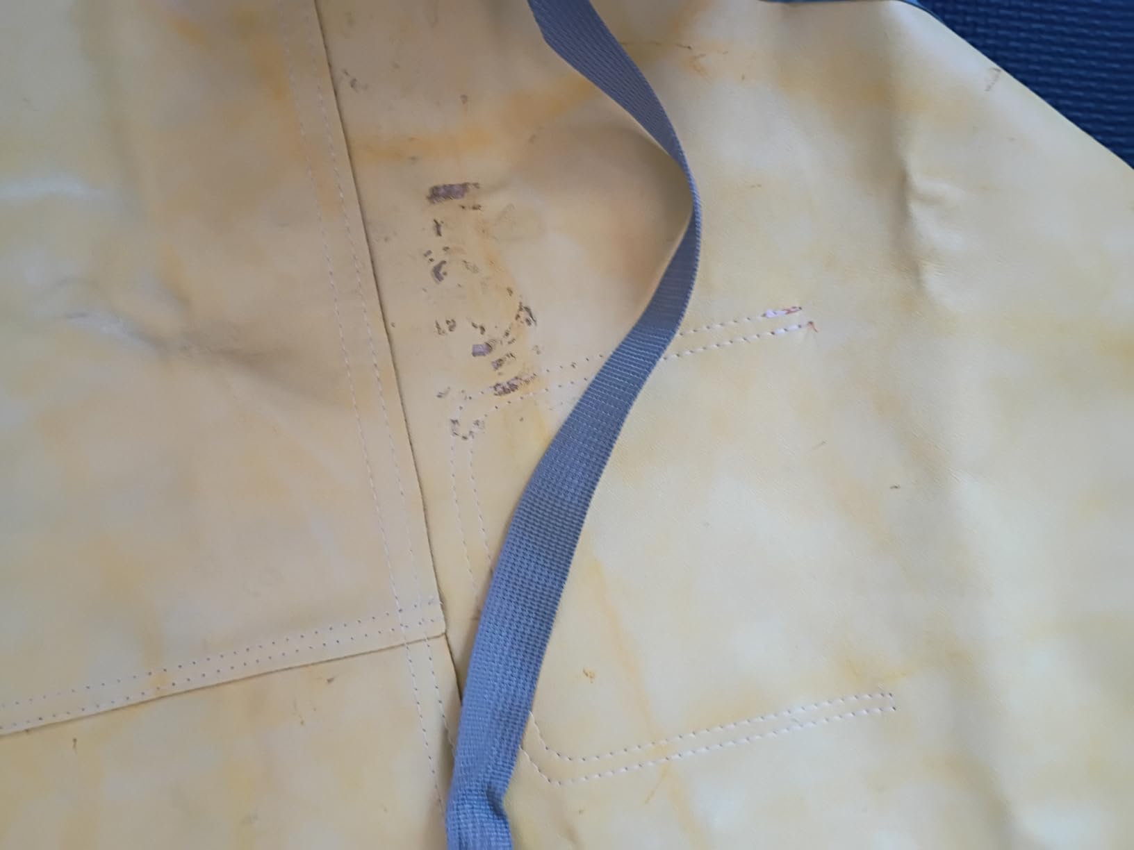 QWORK Leather Welding Work Apron - Flame and Welding Spatter Resistant - Adjustable Harness - Suitable for Welders, Blacksmiths customer photo 2