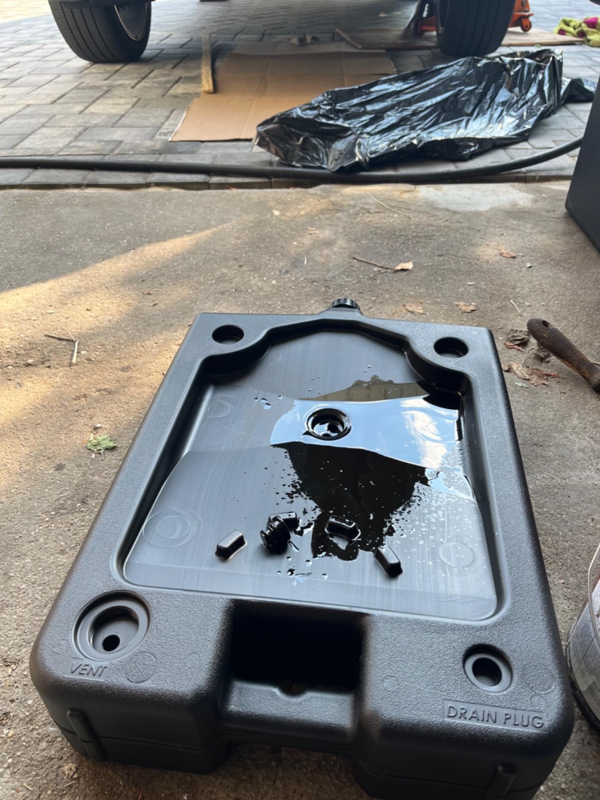 CHAPIN 78005 12-Quart Low-Profile Oil Drain Pan, Splash-Free Design | Low-profile design fits under mowers, motorcycles and ATVs, while the large target area helps reduce splashing during drains customer photo 1
