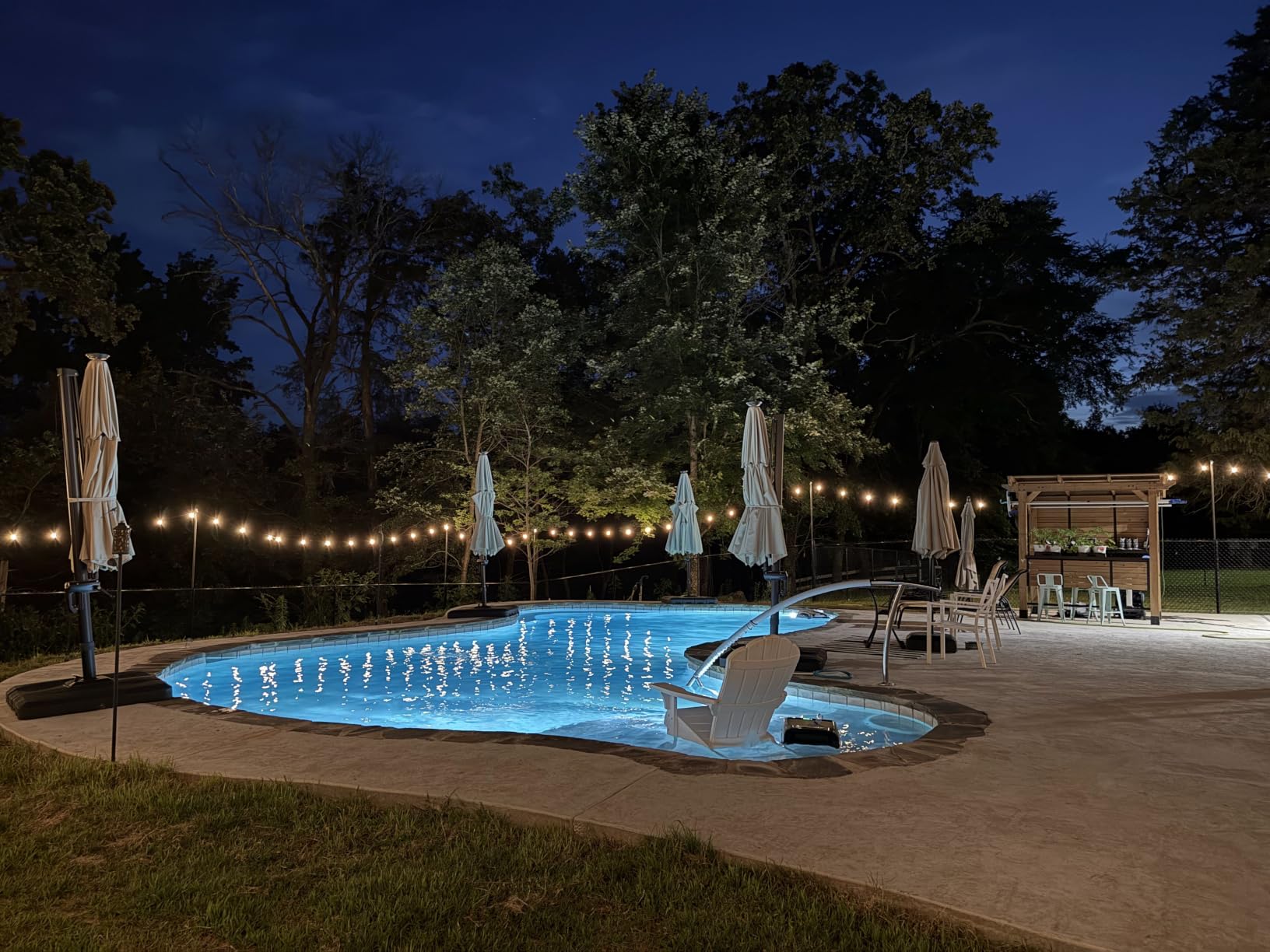 ST38 LED Outdoor String Lights, 240FT Waterproof IP65 Hanging Patio Lights | 120+4 Shatterproof ST38 Bulbs, Waterproof IP65, 2700K Warm White, Dimmable, Perfect for Patio Backyard Gazebo Bistro Garden customer photo 1