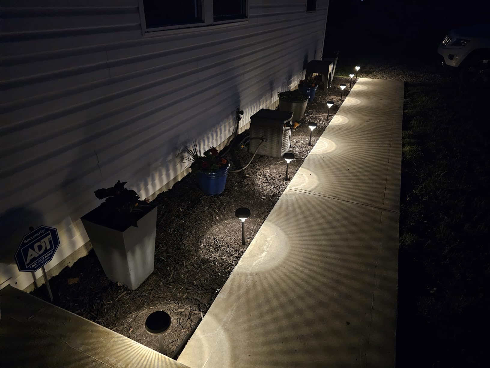 Linkind Solar Lights Outdoor 8 Pack, Solar Pathway Lights Warm White | Landscape Path Lights,IP65 Waterproof Solar Lights for Walkway Yard Garden Driveway customer photo 2