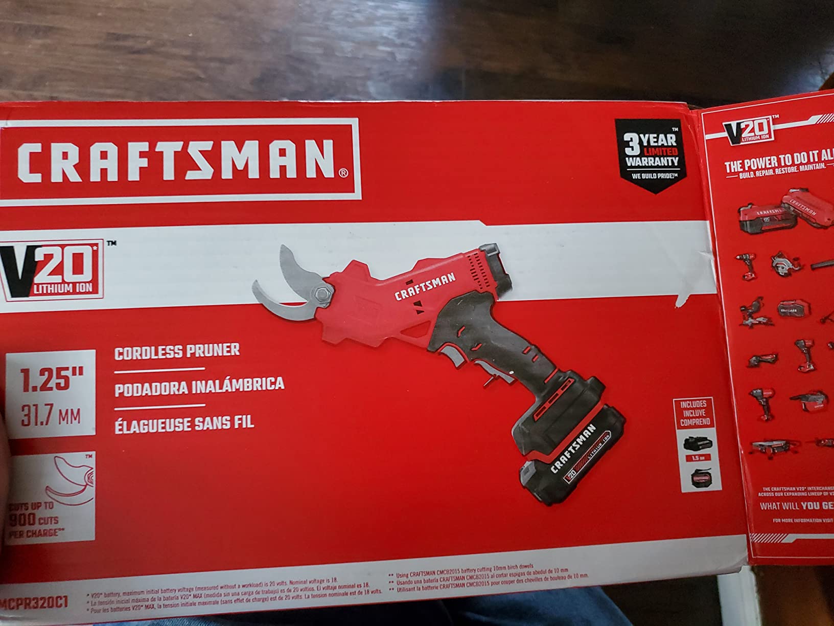 CRAFTSMAN V20 Cordless Electric Pruner, Pruning Shears for Gardening, 2 Ah Battery and Charger Included, Electric Pruning Shears, Tree Pruner (CMCPR320C1) customer photo 2