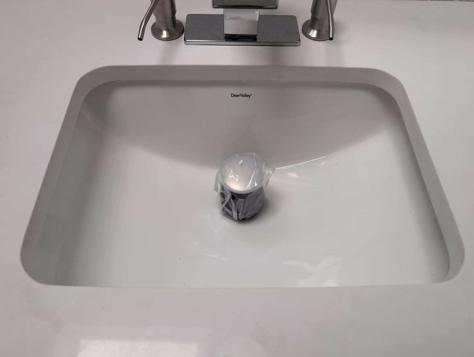 DeerValley Undermount Bathroom Sink 18