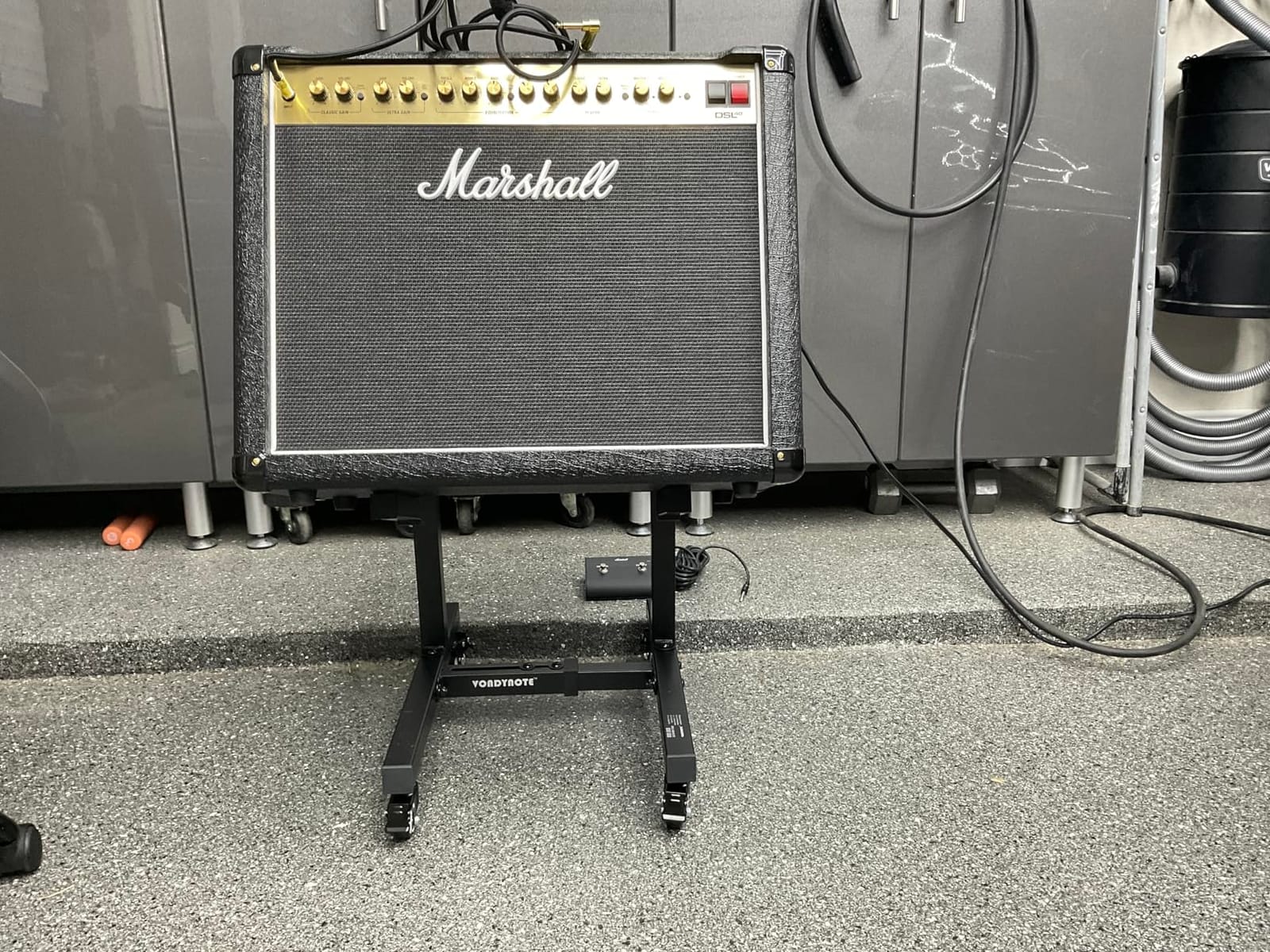 Vondynote Adjustable Mobile Guitar Amplifier Stand Combo Amp Stand Tilt | Stage Guitar Amp Stand with Wheels, Amps Speaker Cabinet Stands, Combo Amp Stands customer photo 1