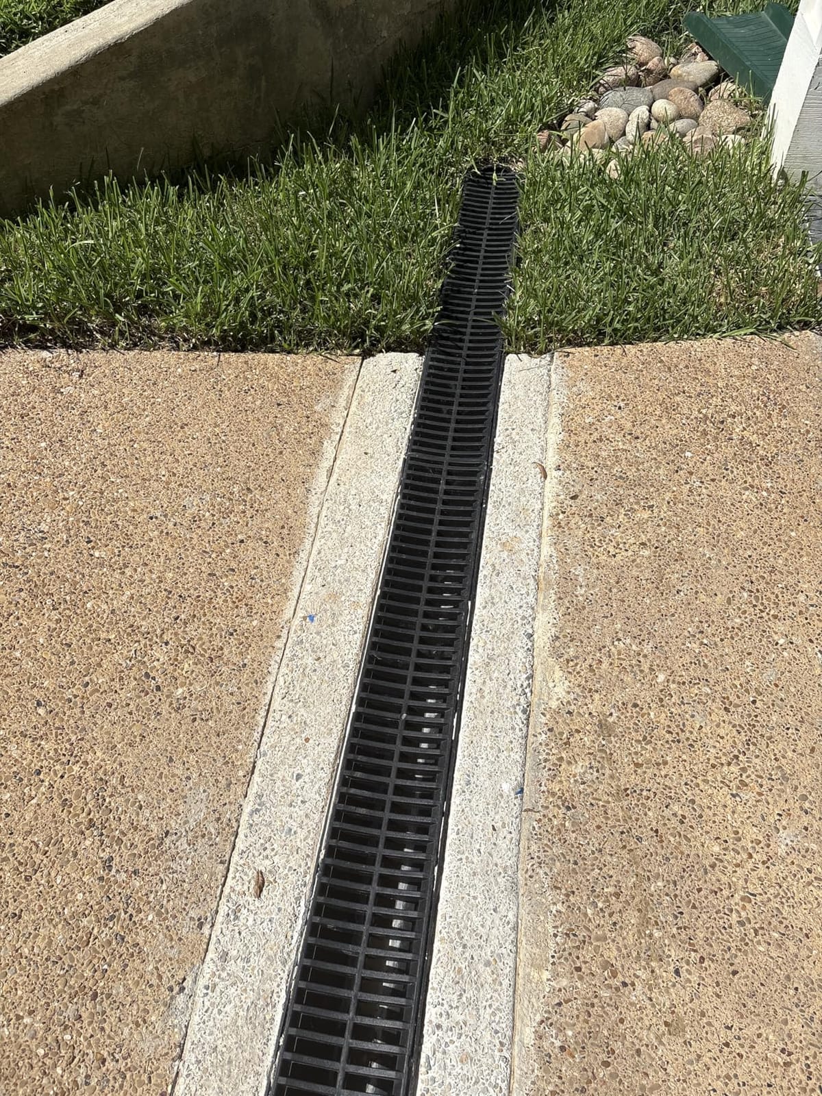 VEVOR Trench Drain System Channel Drain 5.9x5.1-Inch HDPE Drainage Trench customer photo 2