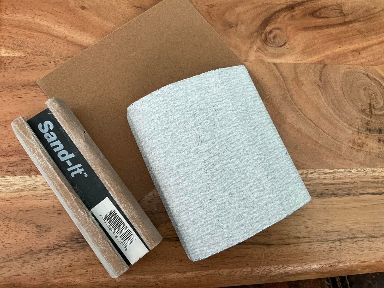 Milescraft 1622 Sand-It Multi-Surface Sanding Block. Sand Flat, Concave, Convex & Round Surfaces or Fit into Tight Spaces. Accepts any ¼ Sheet of Sand Paper. 150 Grit Sand Paper Included customer photo 2