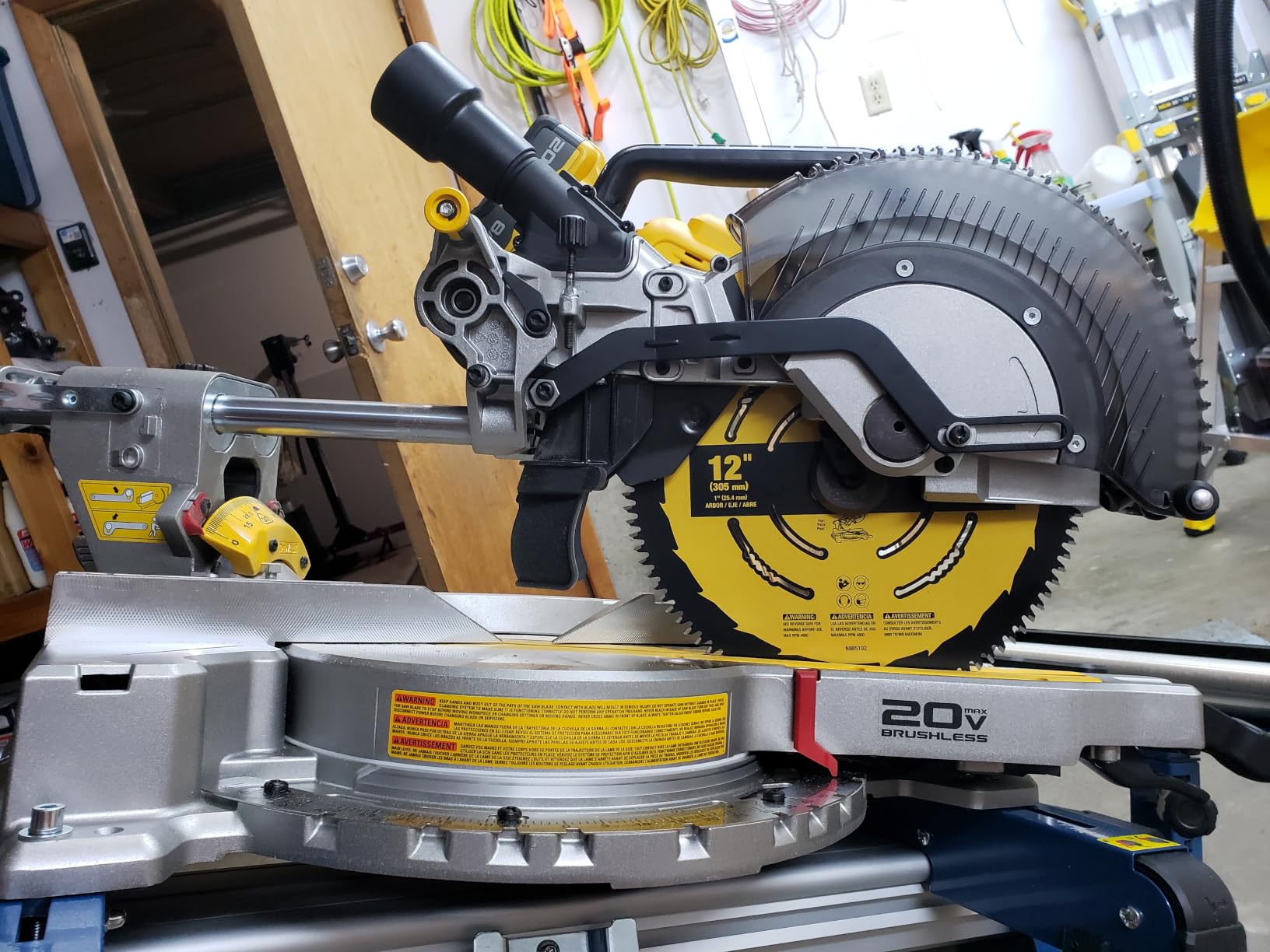 DEWALT Miter Saw Blade, 12 inch, 100 Tooth, Fine Finish, Ultra Sharp Carbide (DWA112100) customer photo 1