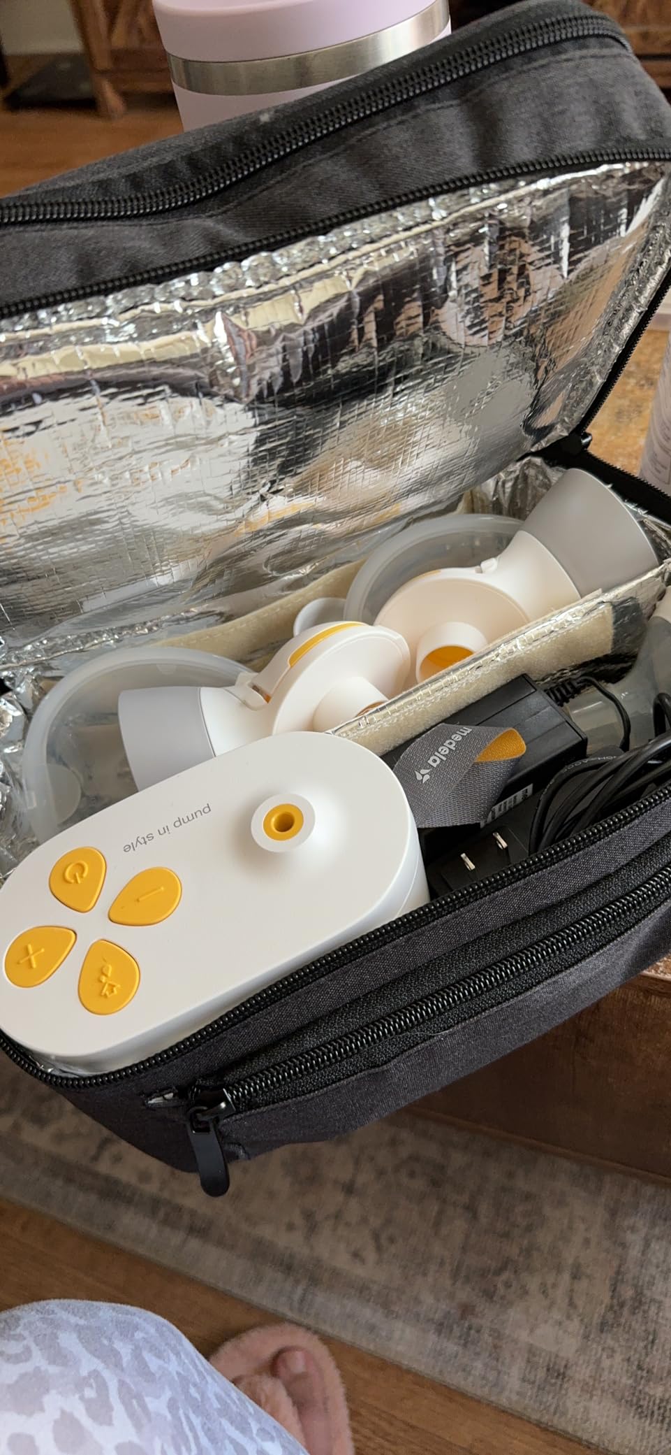 BAFASO Wearable Breast Pump Bag with a Waterproof Pump Parts Pad, Black customer photo 1
