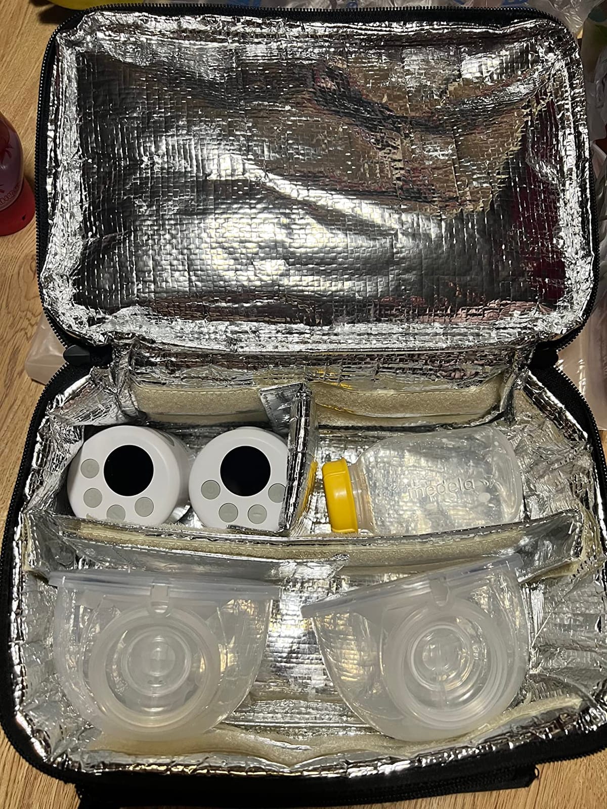 BAFASO Wearable Breast Pump Bag with a Waterproof Pump Parts Pad, Black customer photo 2