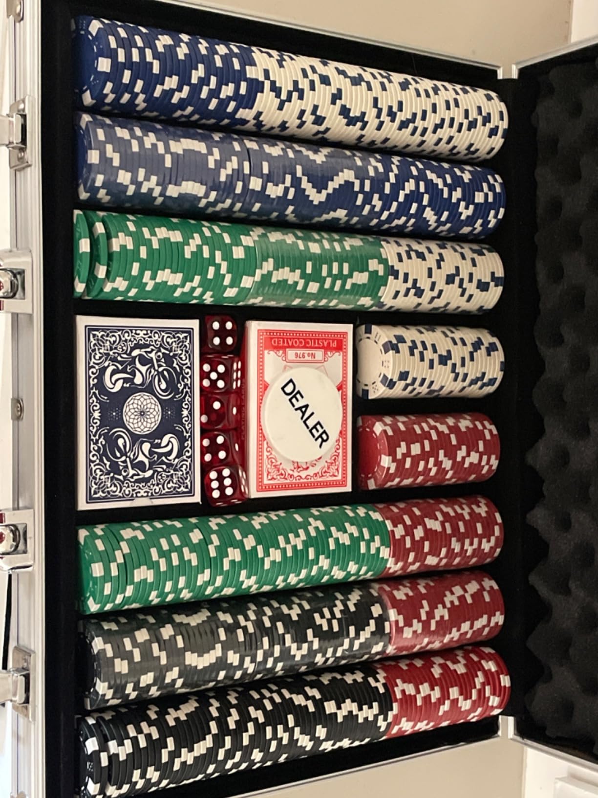 Comie Poker Chips,500PCS Poker Chip Set with Aluminum Travel Case,11.5 Gram Poker Set for Texas Holdem Blackjack Gambling | Aluminum Travel Case, For Texas Holdem Blackjack Gambling customer photo 2