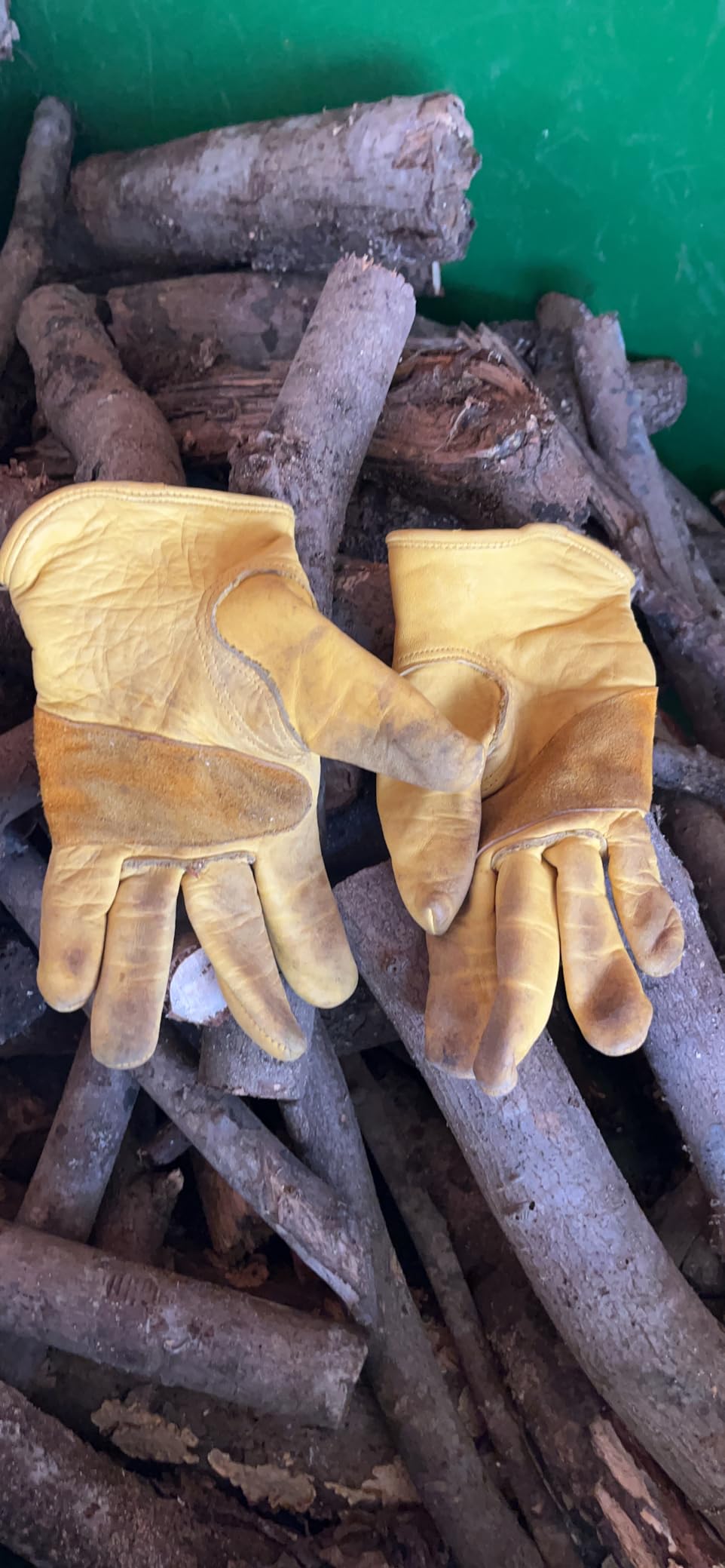 Leather Work Gloves for Men & Women, Reinforced Durable Gardening Gloves,Cowhide Work Gloves,Puncture & Cut Resistant customer photo 1