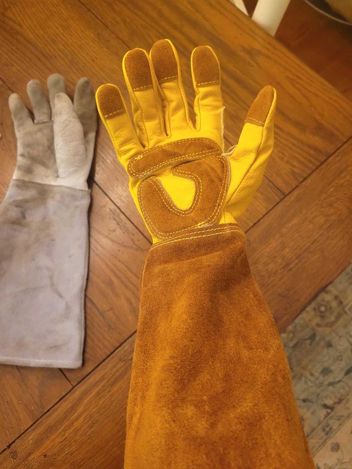 WOHEER Long Gardening Gloves for Women Thorn Proof,Rose Pruning Cowhide Leather Garden Glove for Cactus, Rose and Blackberry customer photo 2