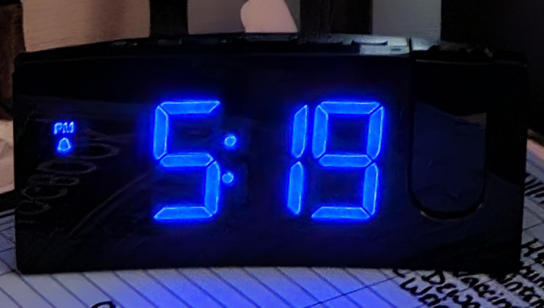 GOLOZA Projection Alarm Clock, Digital Clock with Modern Curved Design | 180° Rotatable Projector, 3-Level Brightness, Blue LED Display, Progressive Volume, 9mins Snooze, 12/24H, for Bedroom customer photo 2