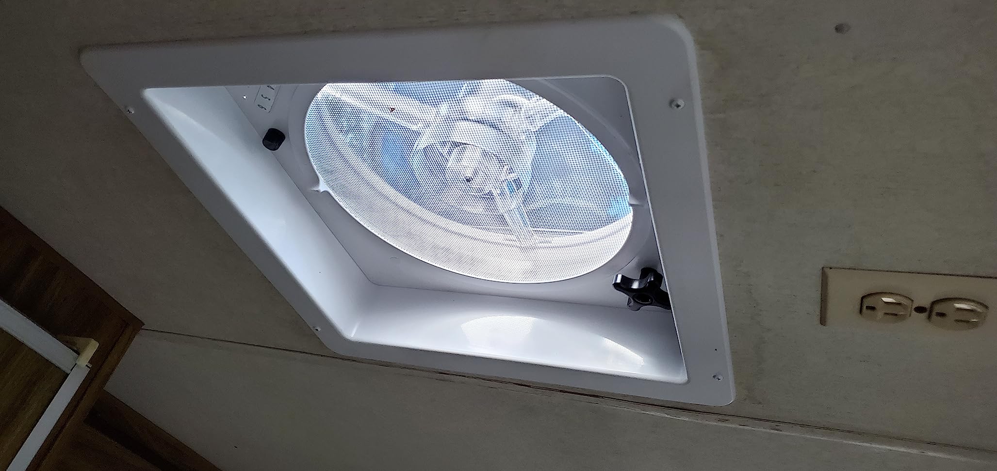 RV Roof Vent Fan 6-Speed-Reversible customer photo 1
