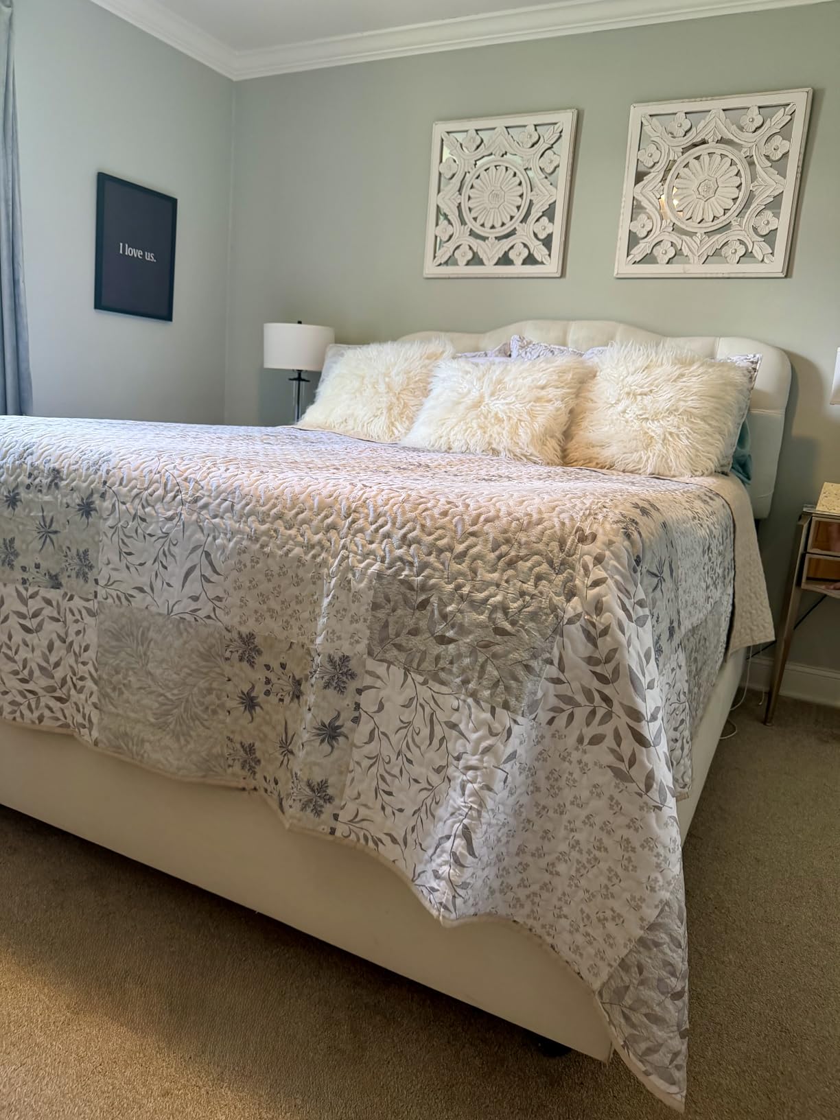 Exclusivo Mezcla Reversible Boho Quilt King Size Gray | Soft Lightweight Bedspreads, All Season Patchwork Quilts Bedding Set, Printed Floral Pattern, 1 Quilt and 2 Pillow Shams customer photo 2