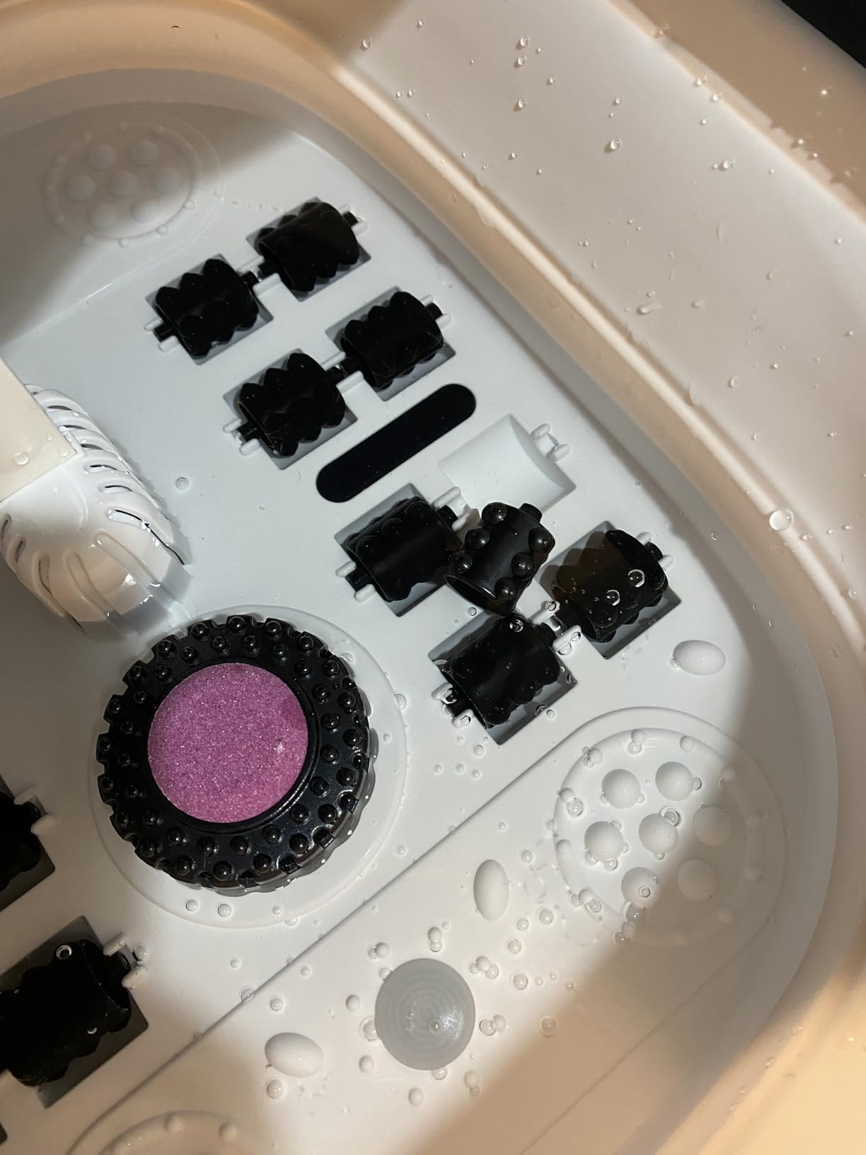 KNQZE Collapsible Foot Spa Bath with Heat & Remote Control, Bubble Massage, Temperature Control, Red Light (Black) customer photo 2