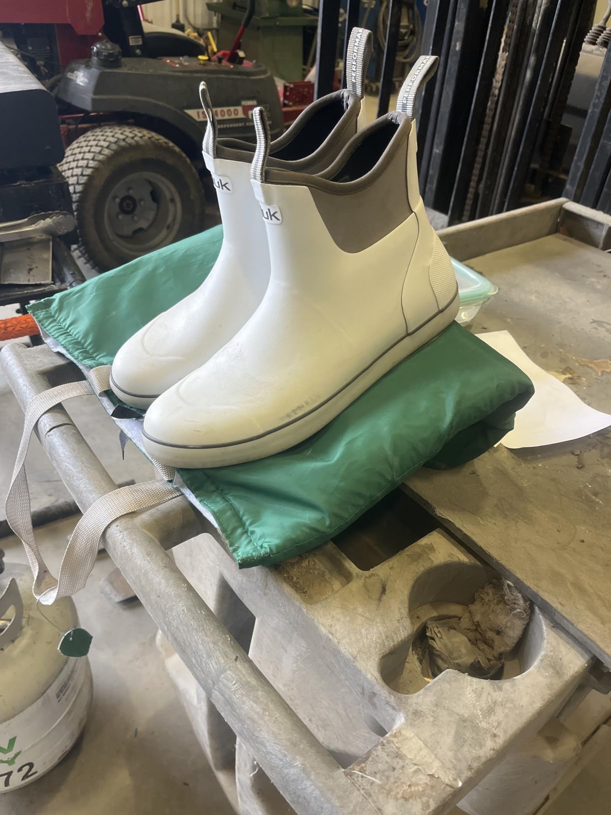 HUK Men's Rogue Wave Shoe, High-performance Fishing & Deck Boot customer photo 1