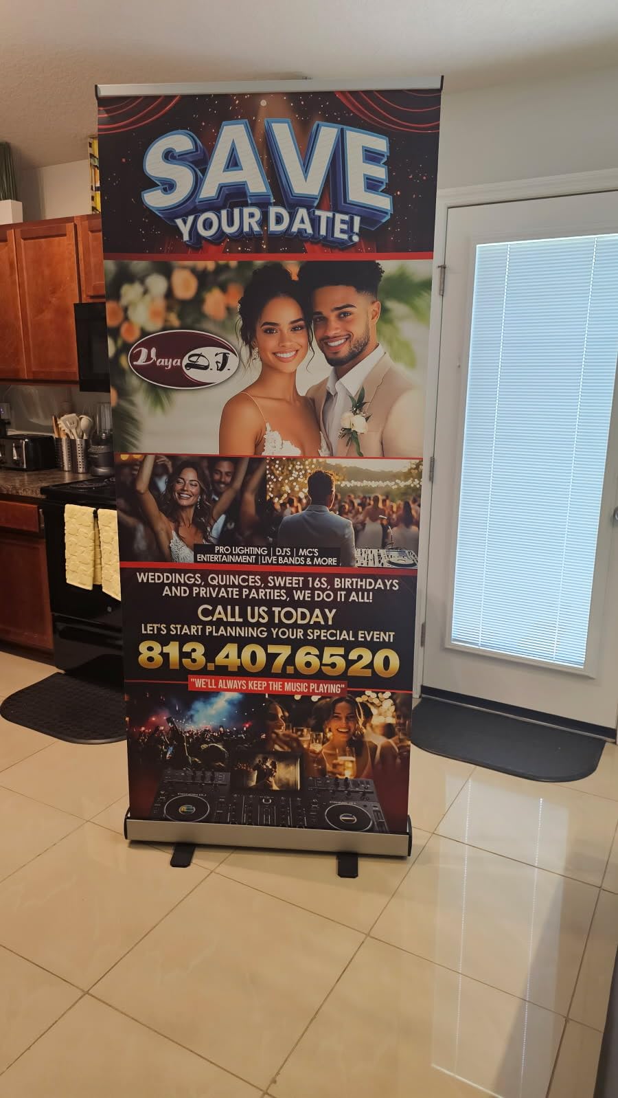 4U Media&Displays Heavy-Duty Retractable Banner Stand 33.5