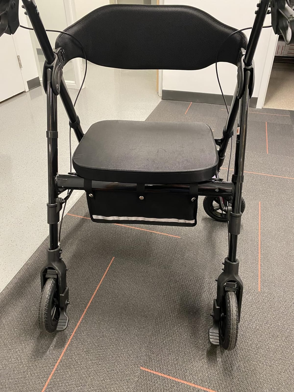 Rollator Walker with Seat,450Lb Rolling Walker, Extra-Wide Heavy-Duty Rollator Walker with Seat and Brakes for Seniors and Adults Bariatric with Large Aluminum (Champagne) customer photo 2