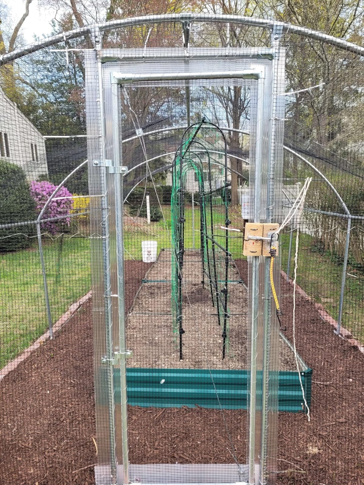 Large Metal Chicken Coop Round Top Upgrade Tri-Supporting Wire Mesh Chicken Run, Chicken Pen with Water-Resistant and Anti-UV Cover, Duck Rabbit House Outdoor (19'L x 9'W x 6.5'H) customer photo 1