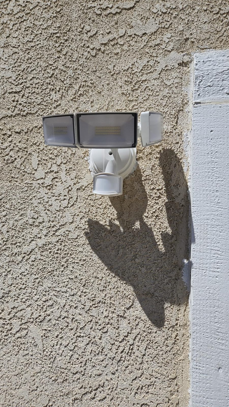 LUTEC 72W 7500LM LED Security Lights Motion Sensor Light Outdoor, 5000K Daylight, IP65 Waterproof, Dusk to Dawn, 3-Head Motion Detected Flood Light for Garage, Yard, Porch (White) customer photo 2